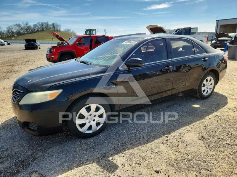 2010 Toyota CAMRY фото