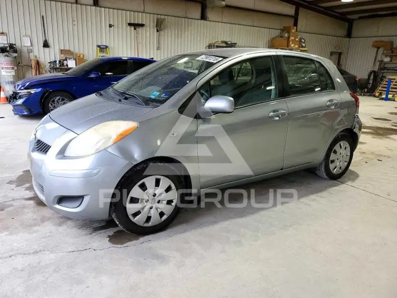 2010 Toyota YARIS фото