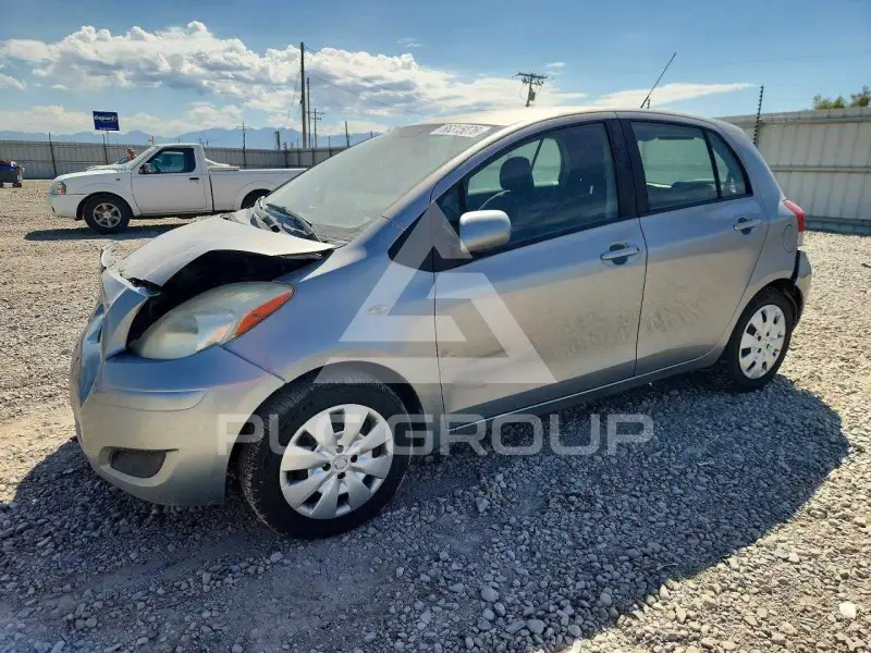 2010 Toyota YARIS фото