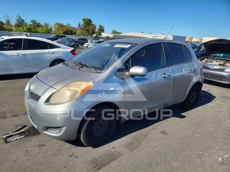 2010 Toyota YARIS фото