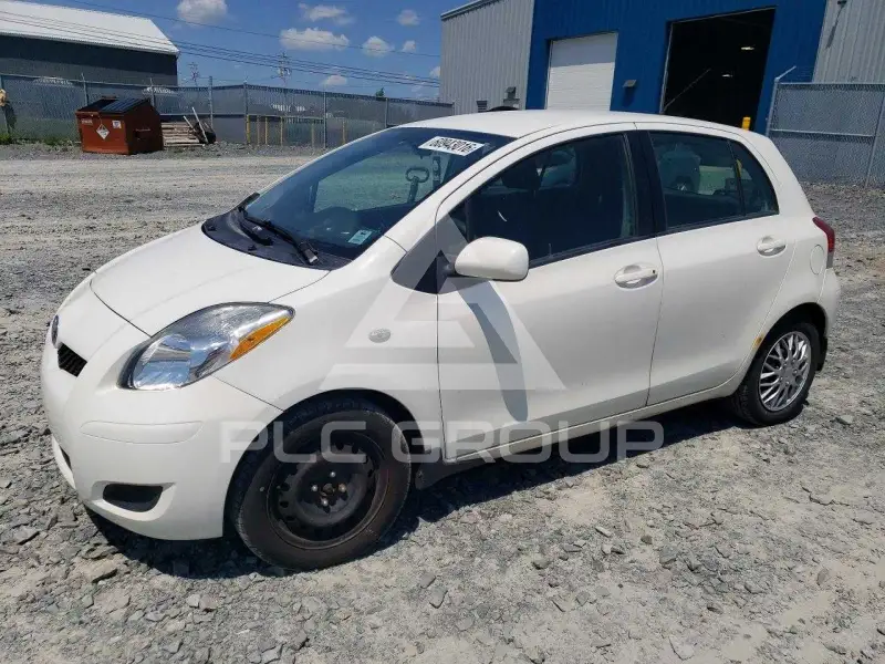 2010 Toyota YARIS фото