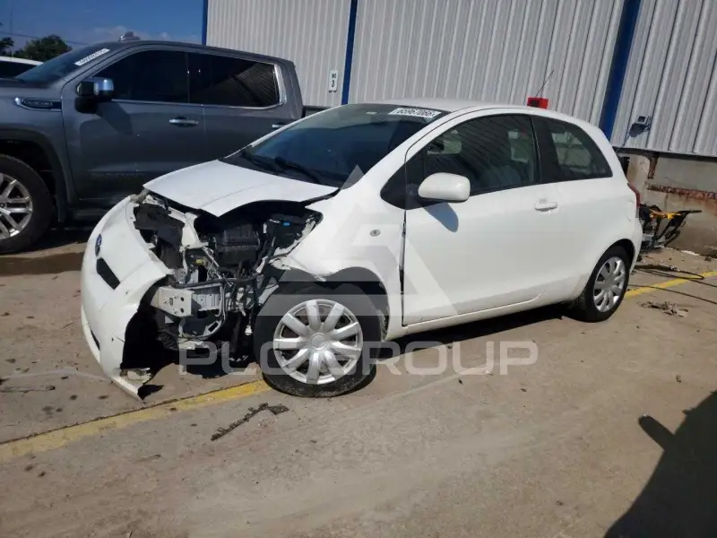 2010 Toyota YARIS фото