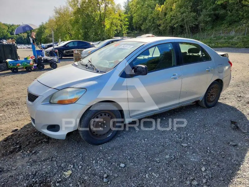 2010 Toyota YARIS фото
