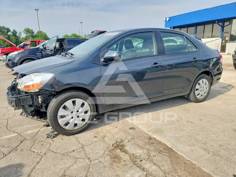 2010 Toyota YARIS photo
