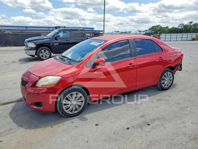 2010 Toyota YARIS фото