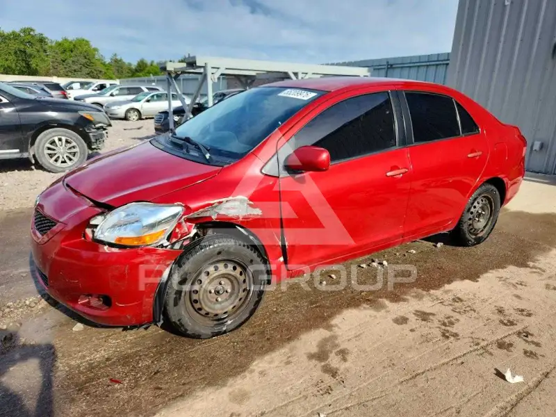 2010 Toyota YARIS фото