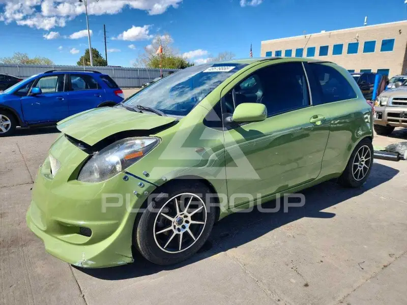 2010 Toyota YARIS фото