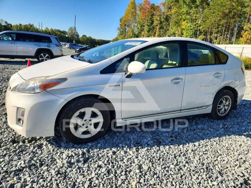 2010 Toyota PRIUS фото