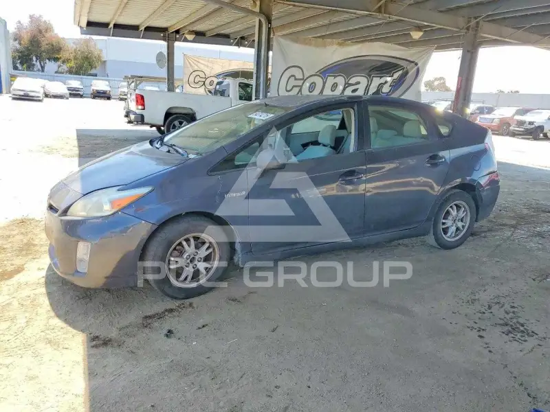 2010 Toyota PRIUS фото