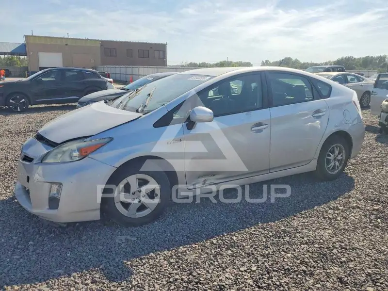 2010 Toyota PRIUS фото