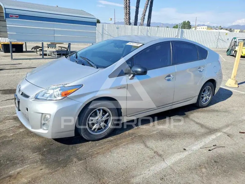 2010 Toyota PRIUS фото
