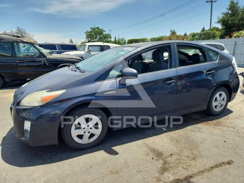 2010 Toyota PRIUS фото