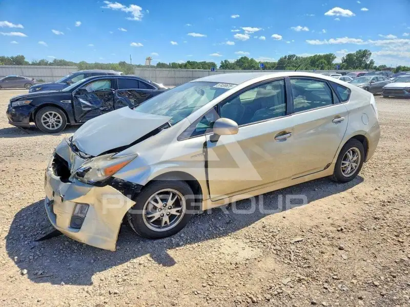 2010 Toyota PRIUS фото