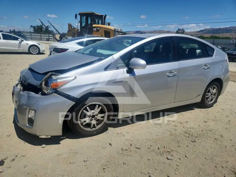 2010 Toyota PRIUS фото