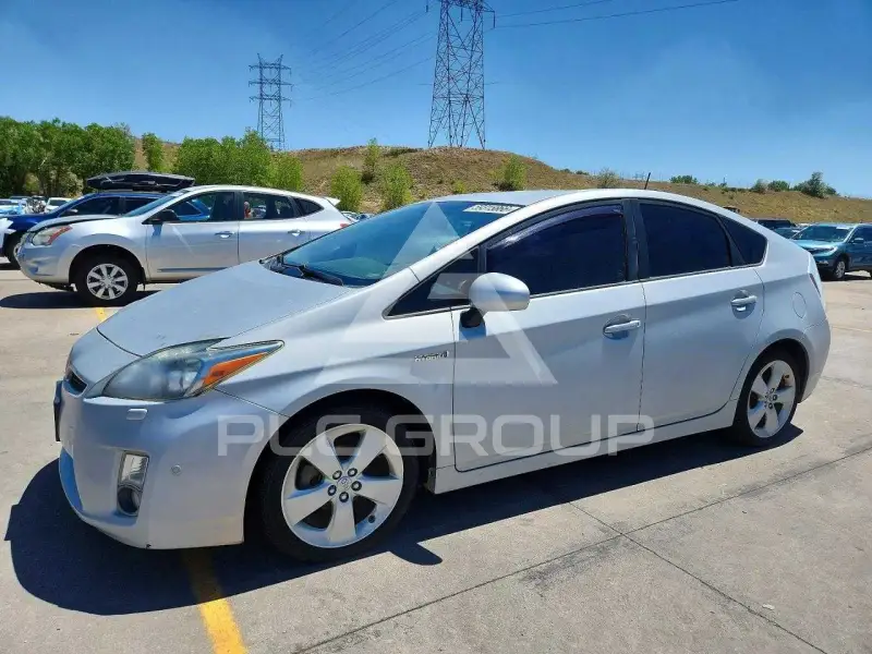 2010 Toyota PRIUS фото