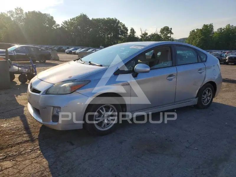2010 Toyota PRIUS фото
