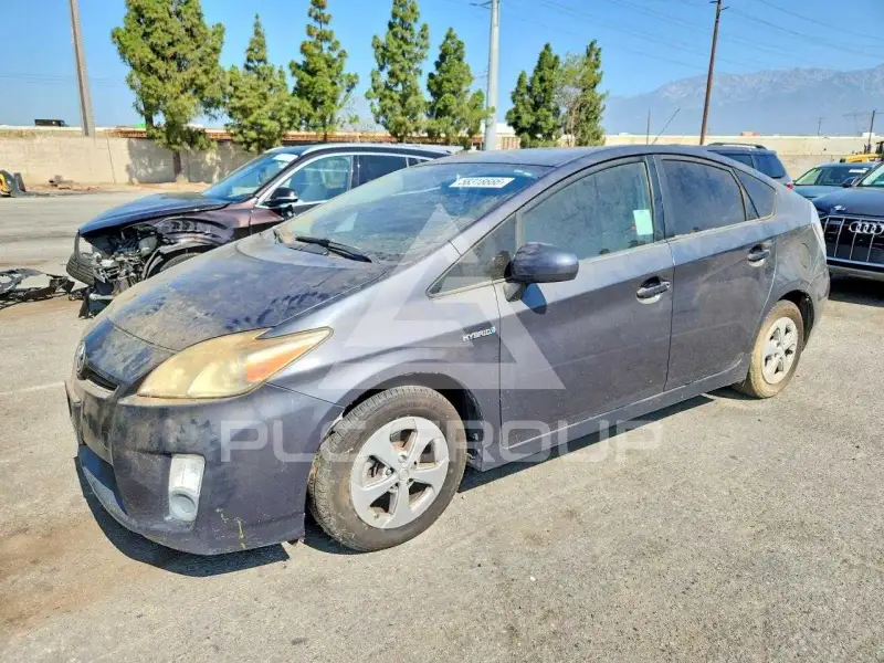 2010 Toyota PRIUS фото