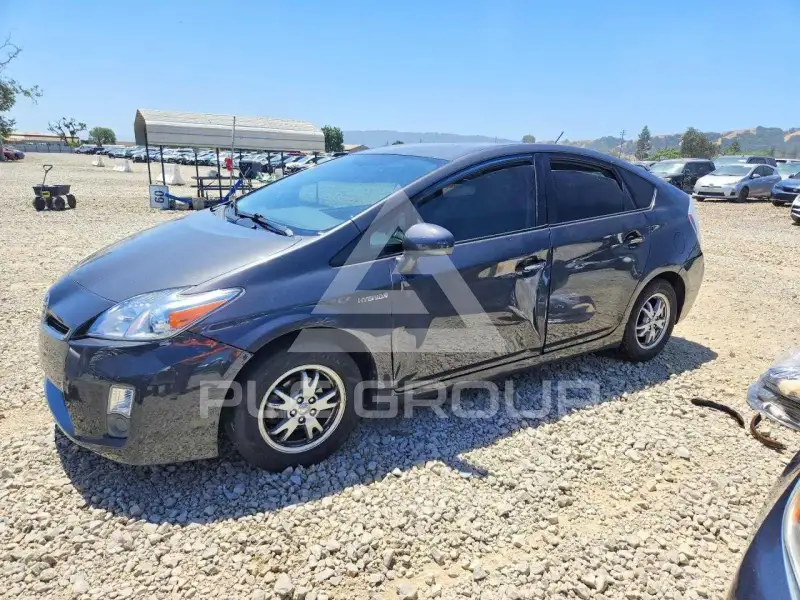 2010 Toyota PRIUS фото