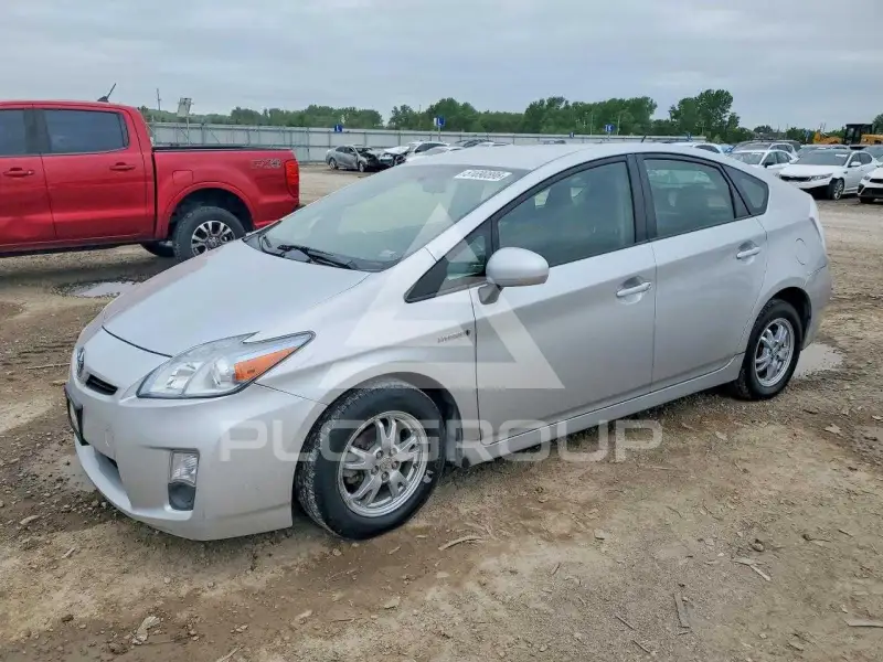 2010 Toyota PRIUS фото