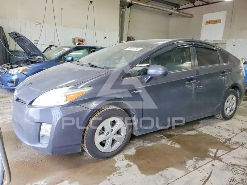 2010 Toyota PRIUS фото