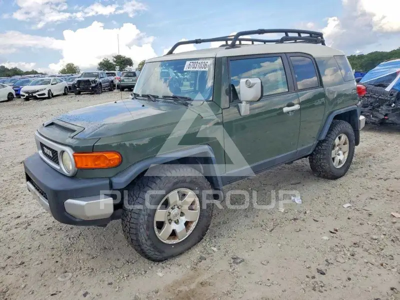 2010 Toyota FJ Cruiser photo