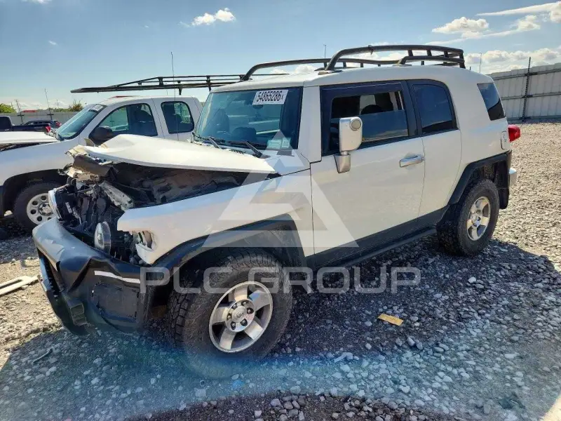 2010 Toyota FJ Cruiser фото