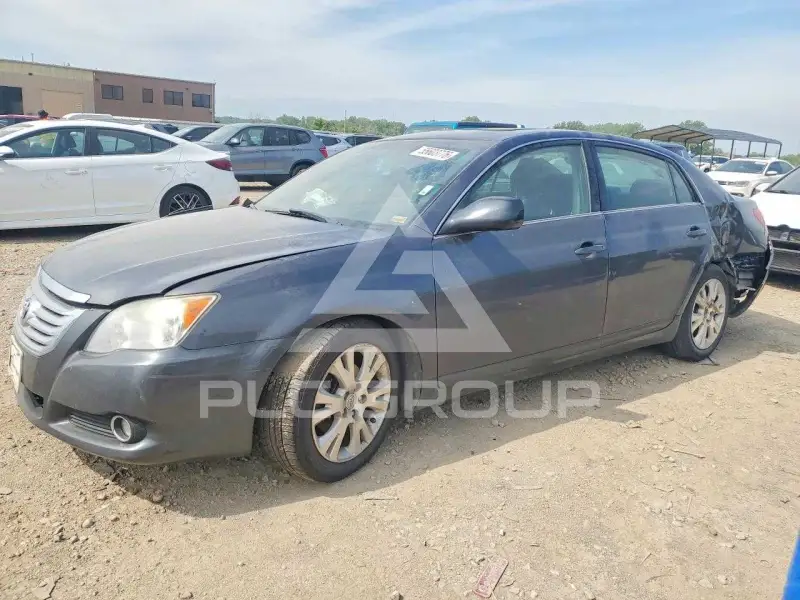 2010 Toyota AVALON photo