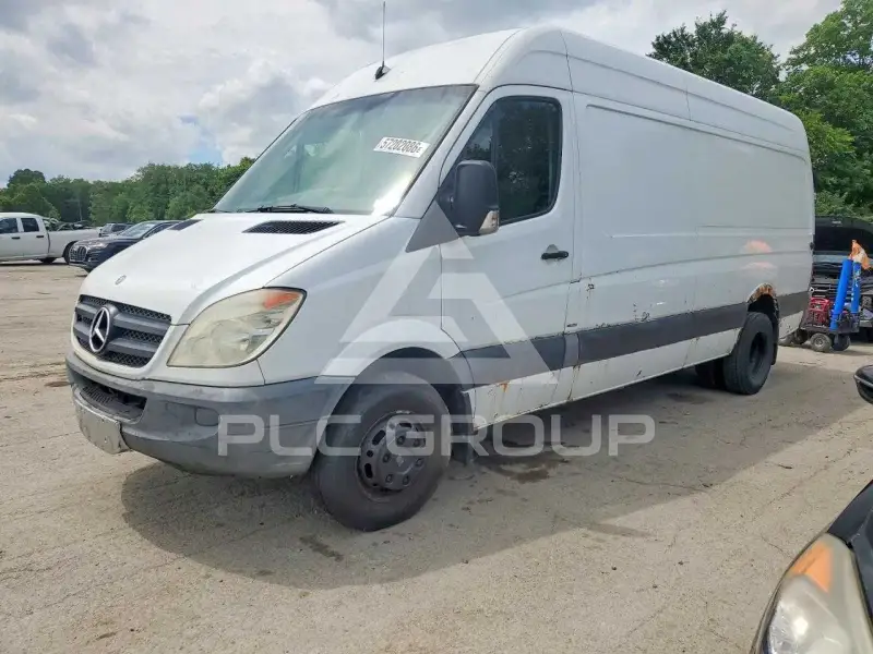2010 Mercedes Benz Sprinter photo