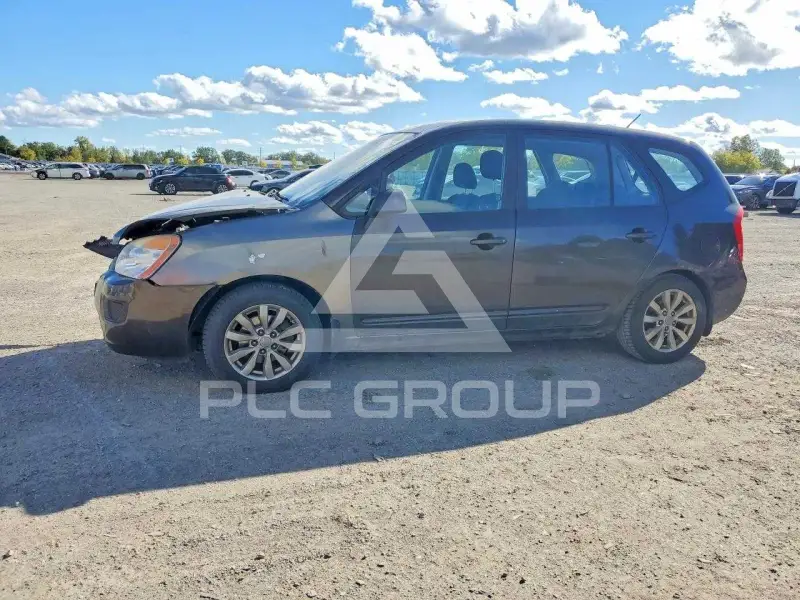 2010 KIA Rondo photo
