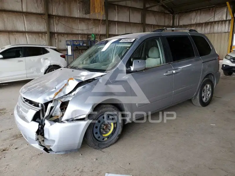2010 KIA Sedona фото