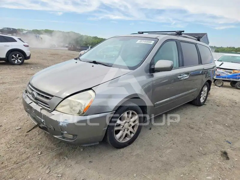 2010 KIA Sedona фото