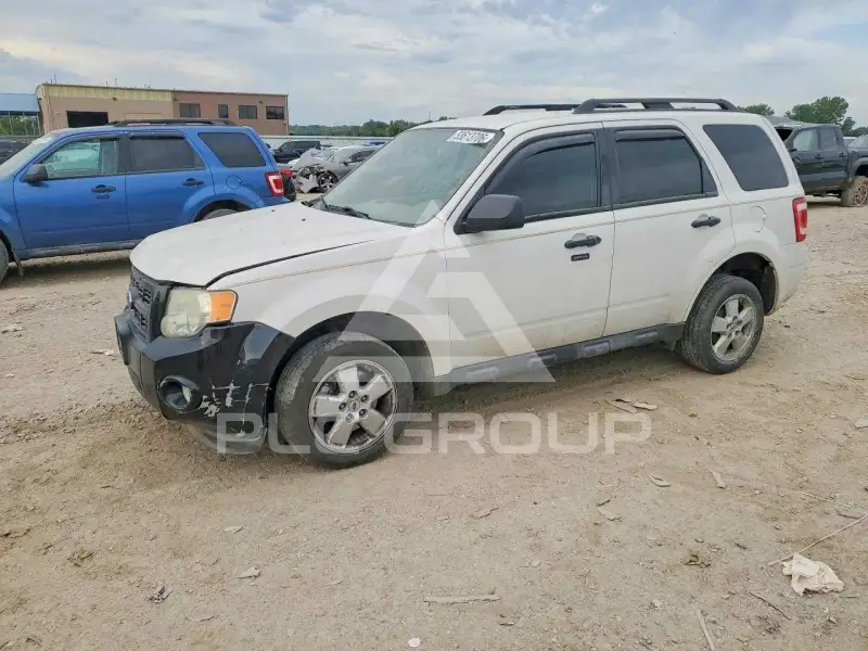2010 Ford ESCAPE photo