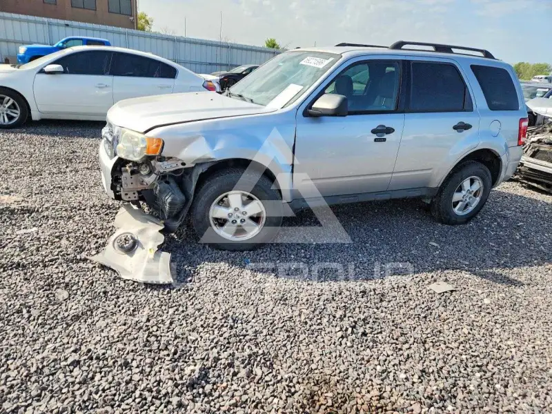 2010 Ford ESCAPE photo