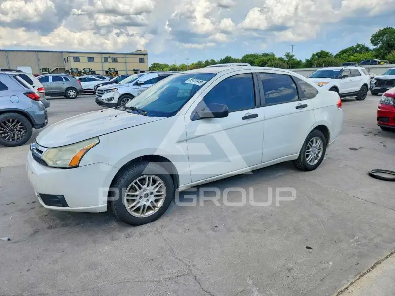 2010 Ford FOCUS photo