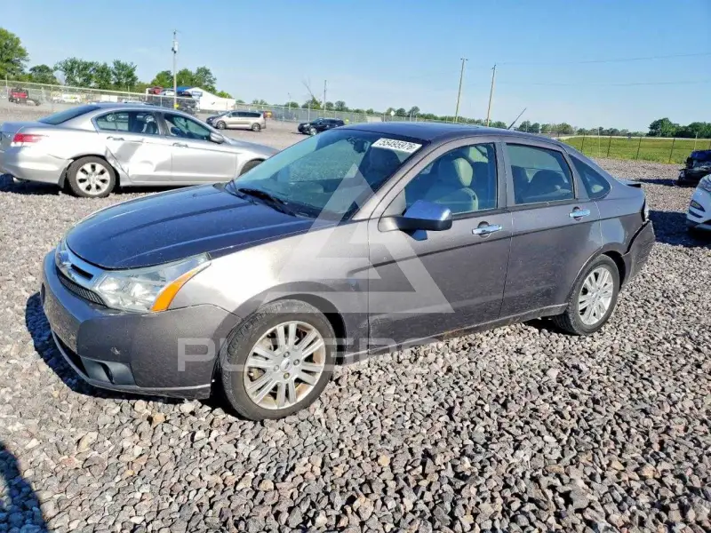 2010 Ford FOCUS photo