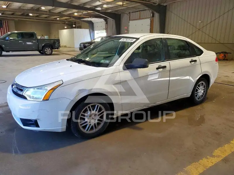 2010 Ford FOCUS photo