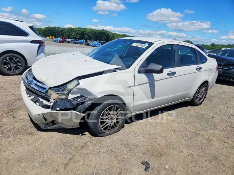 2010 Ford FOCUS photo