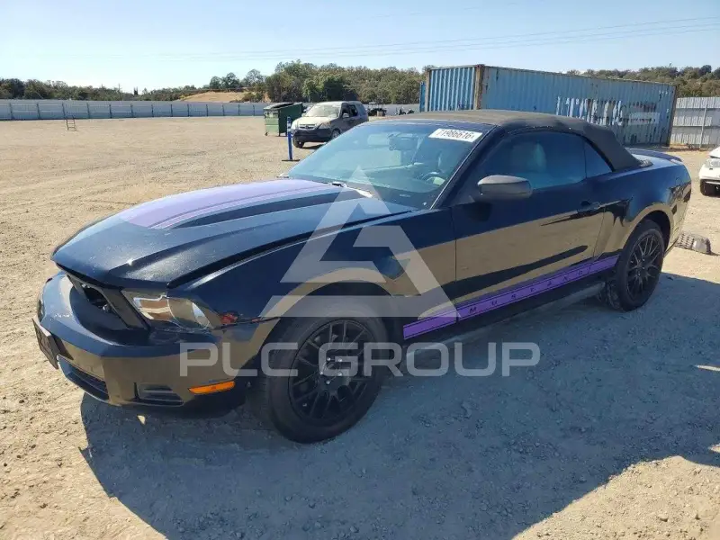 2010 Ford MUSTANG photo
