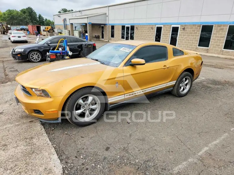 2010 Ford MUSTANG фото