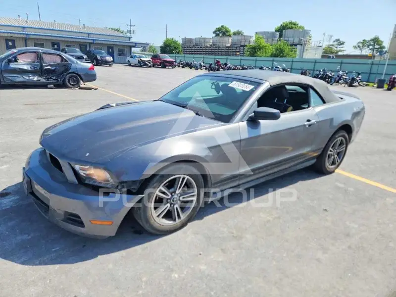 2010 Ford MUSTANG фото
