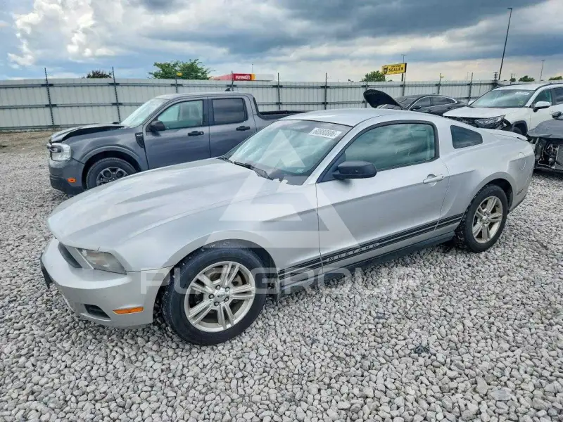 2010 Ford MUSTANG фото