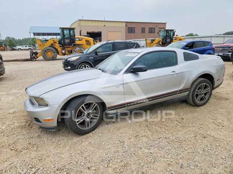 2010 Ford MUSTANG фото
