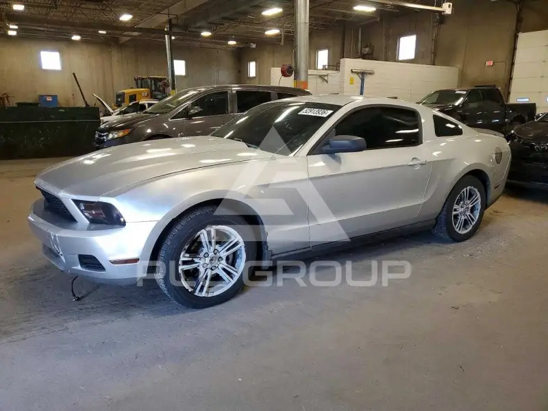 2010 Ford MUSTANG фото