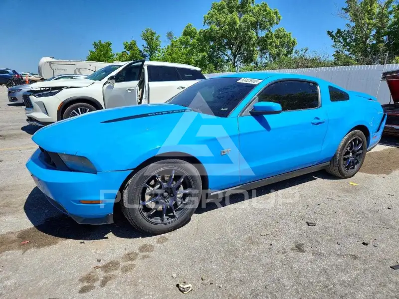 2010 Ford MUSTANG photo