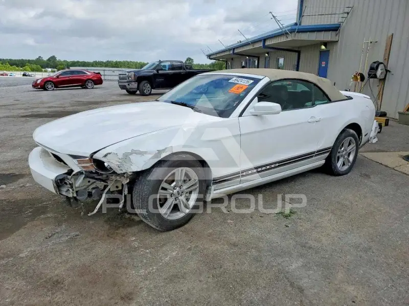 2010 Ford MUSTANG фото
