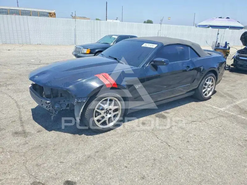 2010 Ford MUSTANG фото