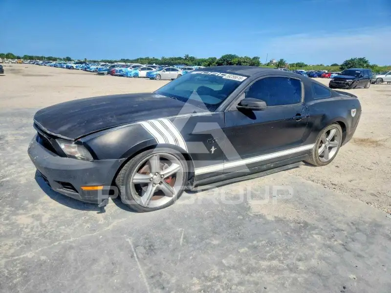 2010 Ford MUSTANG фото