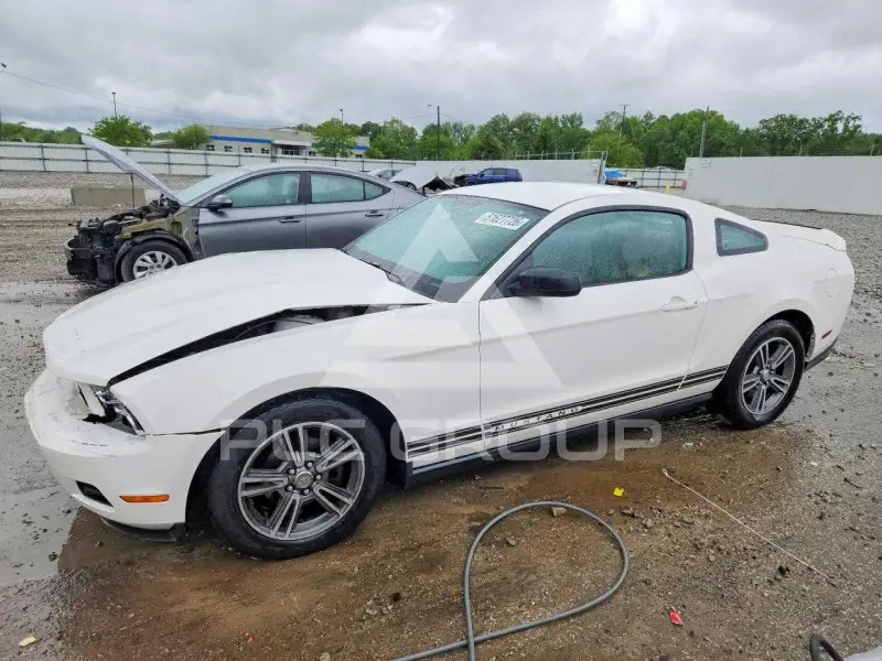 2010 Ford MUSTANG фото