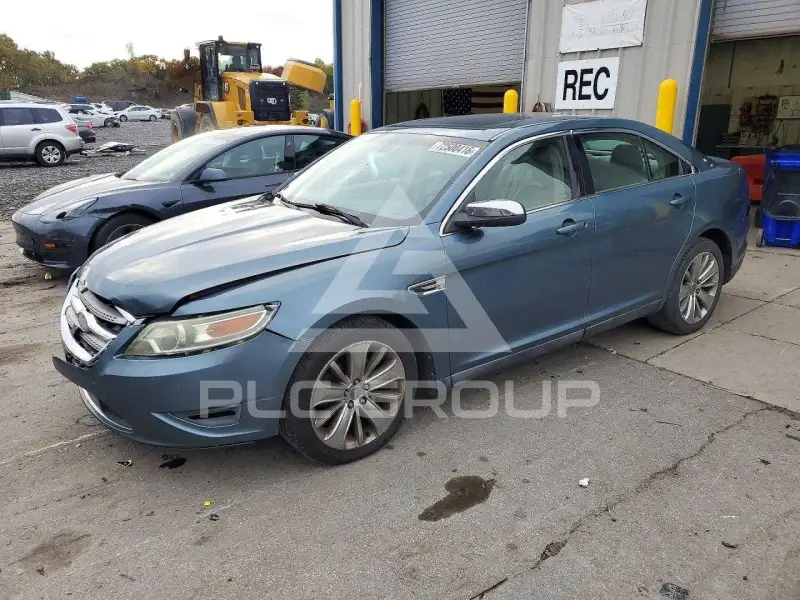 2010 Ford TAURUS фото