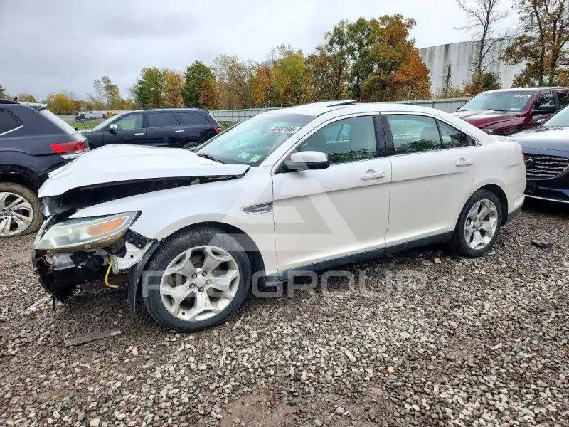2010 Ford TAURUS фото